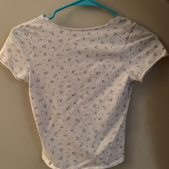 Brandy Melville Flower Crop Top! - Picture 3 of 3